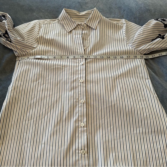 NWT Chico’s Poplin Tunic Embroidered Woven Pattern Button Up Shirt White Navy - Picture 14 of 14